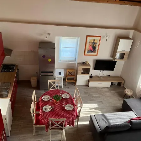 Nautica Apartman *