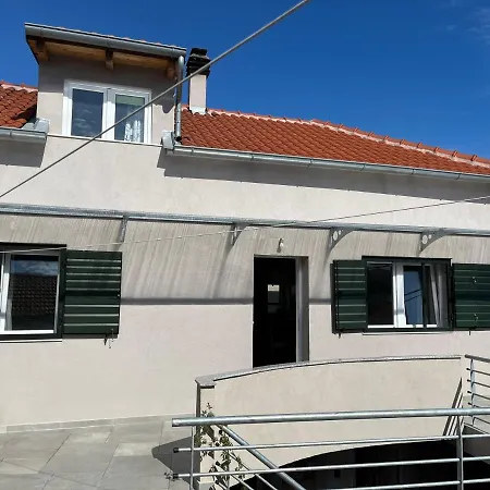 Nautica Apartment Murter