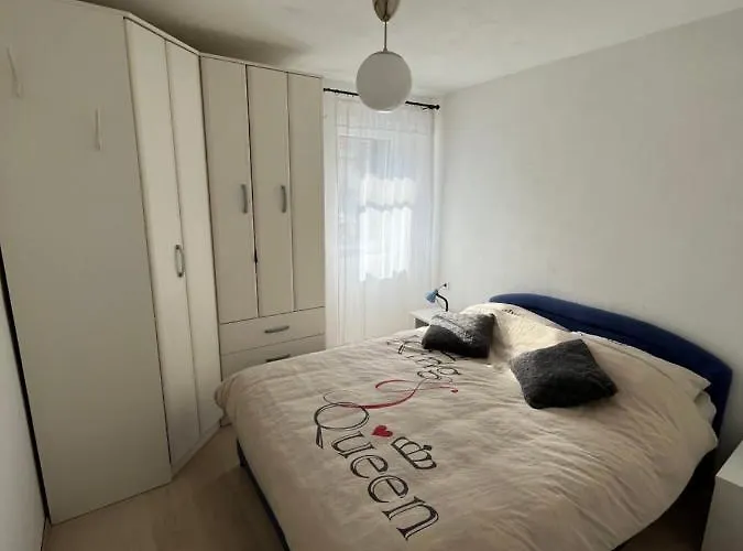 Nautica Apartment Murter