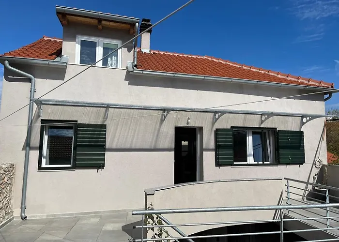 Nautica Apartment Murter